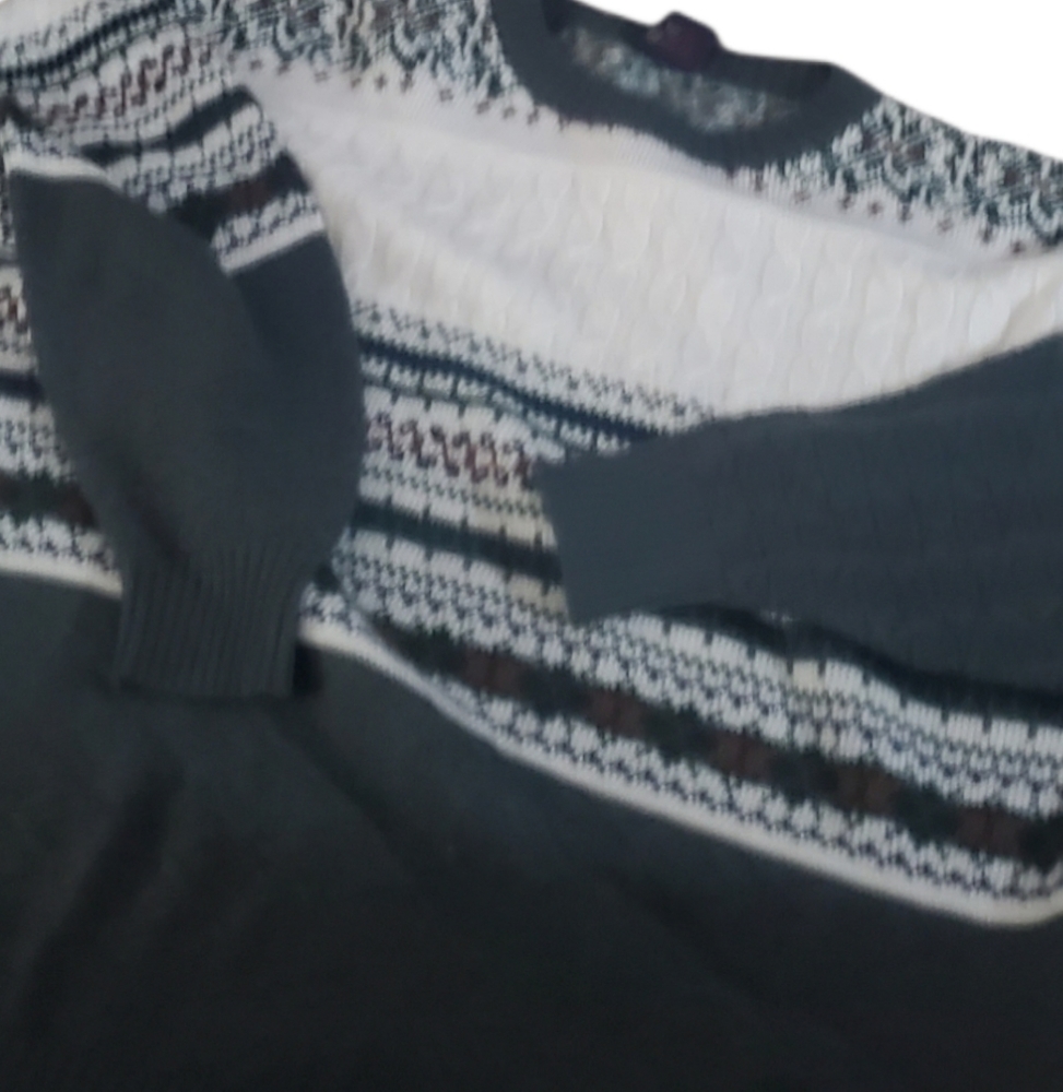 🔴XL ladies holiday sweater 100% acyrlic